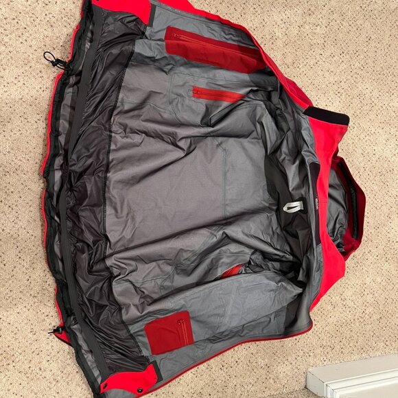 Arc'teryx Sidewinder Ski Jacket - Picture 9 of 10